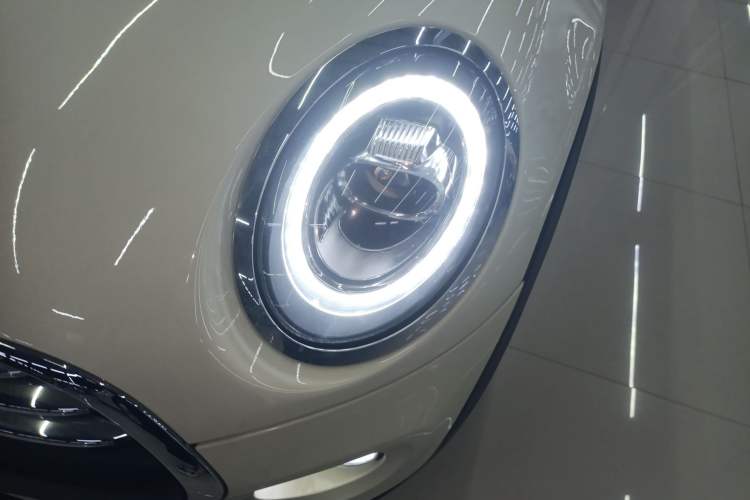 Used MINI 2016 1.2T ONE Pioneer Edition Left Front Headlight