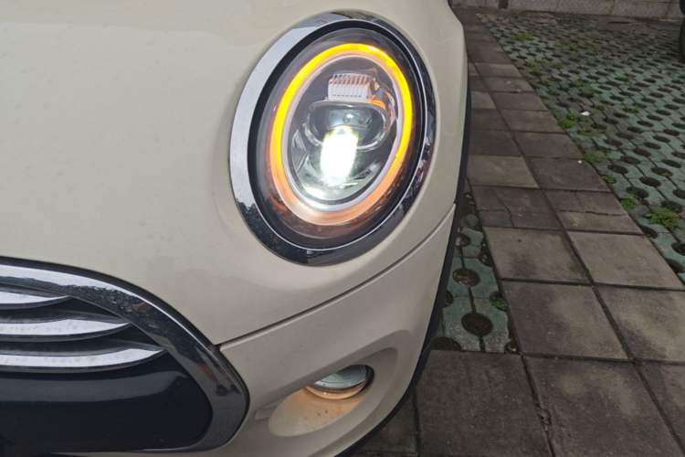 Used MINI 2016 1.5T COOPER Five-Door Edition Left Front Headlight