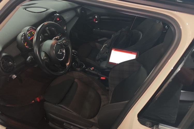 Used MINI 2016 1.5T COOPER Five-Door Edition Left Front Seat