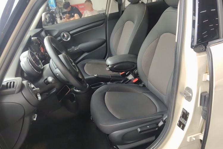 Used MINI 2016 1.2T ONE Pioneer Edition Five-Door Version Left Front Seat