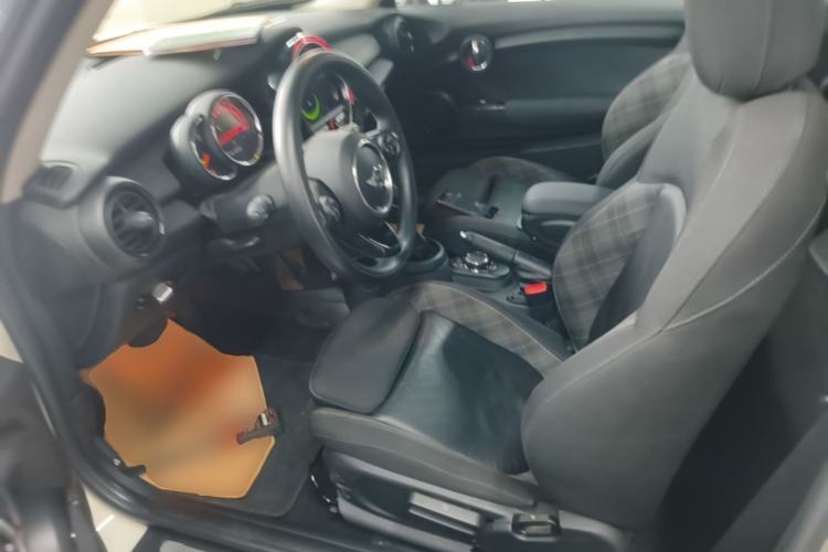 Used MINI 2016 1.5T COOPER Avant-Garde Left Front Seat