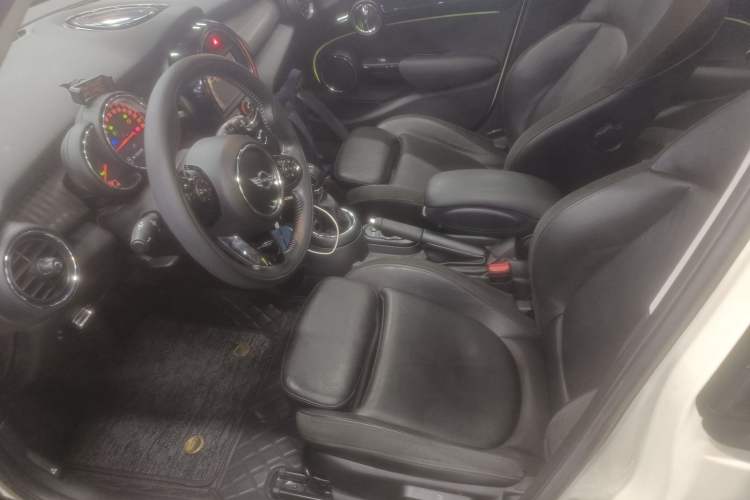 Used MINI 2016 1.5T COOPER Performance Edition 5-door version Left Front Seat