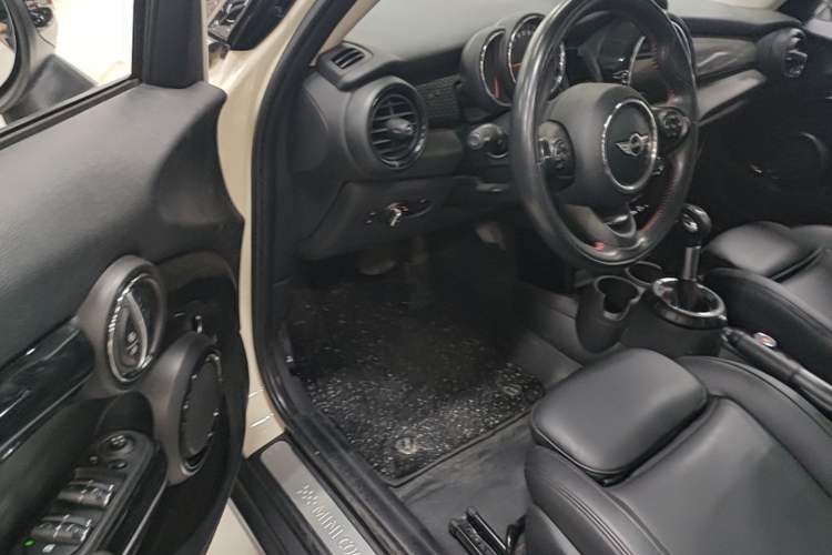 Used MINI 2016 2.0T COOPER S Five-Door Edition Left Front Seat