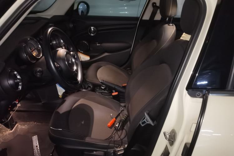 Used MINI 2016 1.2T ONE Pioneer Edition Five-Door Version Left Front Seat