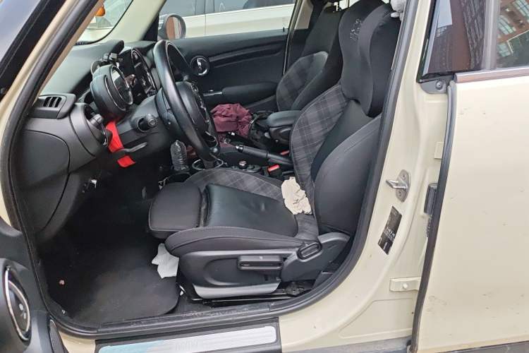 Used MINI 2016 1.5T COOPER Five-Door Edition Left Front Seat