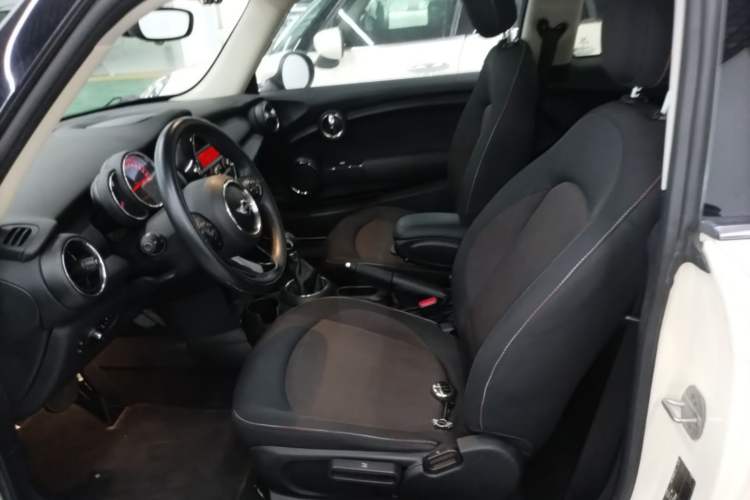 Used MINI 2016 1.2T ONE Pioneer Edition Left Front Seat