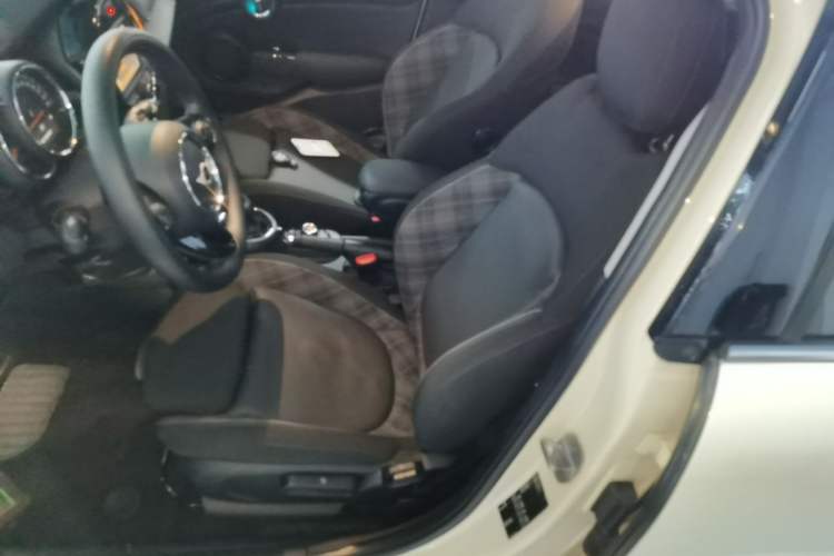 Used MINI 2016 1.5T COOPER Five-Door Edition Left Front Seat