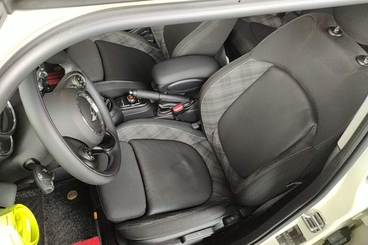 Used MINI 2016 1.5T COOPER Five-Door Edition Left Front Seat