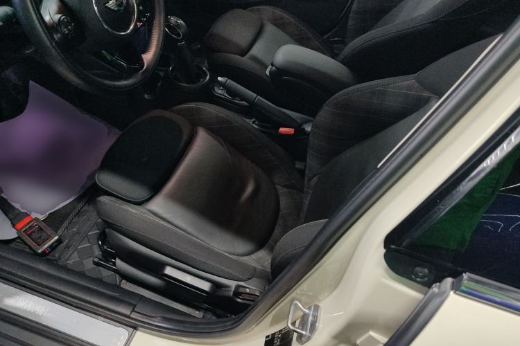Used MINI 2016 1.5T COOPER Five-Door Edition Left Front Seat