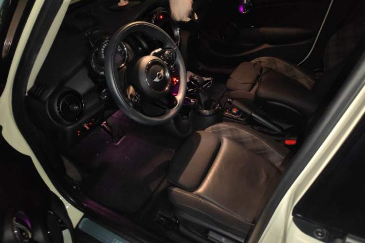 Used MINI 2016 1.5T COOPER Five-Door Edition Left Front Seat