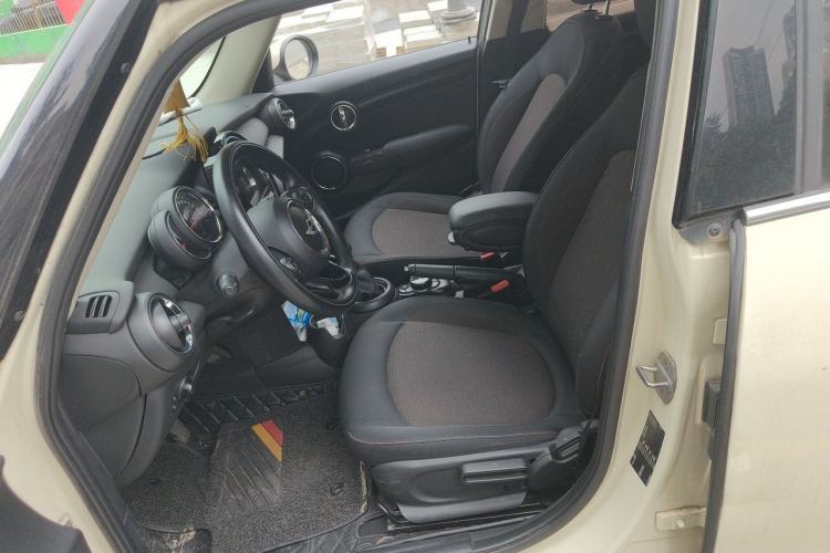Used MINI 2016 1.2T ONE Pioneer Edition Five-Door Version Left Front Seat