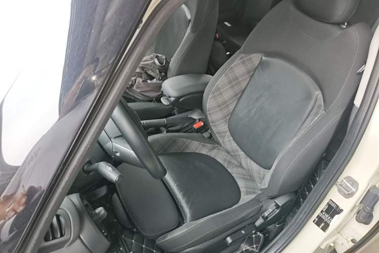 Used MINI 2016 1.5T COOPER Pioneer Edition Five-Door Model Left Front Seat