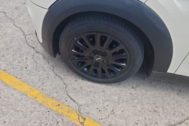 Used MINI 2016 1.5T COOPER Left Front Wheel Hub