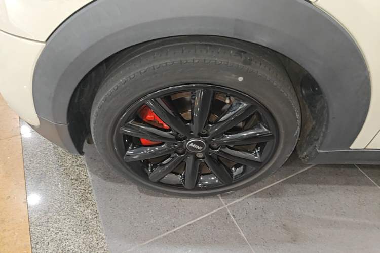Used MINI 2016 2.0T COOPER S Five-Door Edition Left Front Wheel Hub