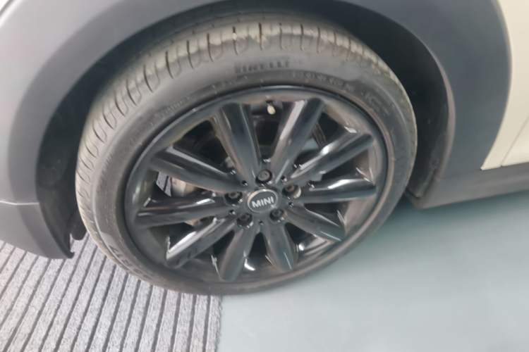 Used MINI 2016 1.5T COOPER Avant-Garde Left Front Wheel Hub