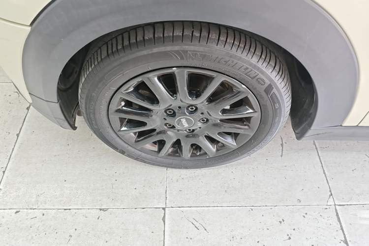 Used MINI 2016 1.2T ONE Pioneer Edition Left Front Wheel Hub
