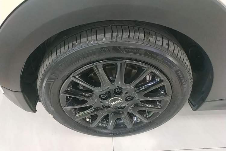Used MINI 2016 1.2T ONE Pioneer Edition Left Front Wheel Hub