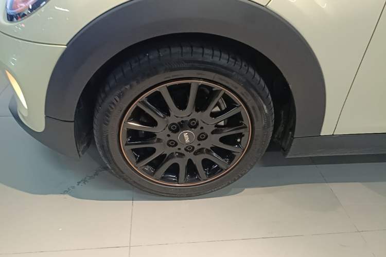 Used MINI 2016 1.2T ONE Pioneer Edition Left Front Wheel Hub