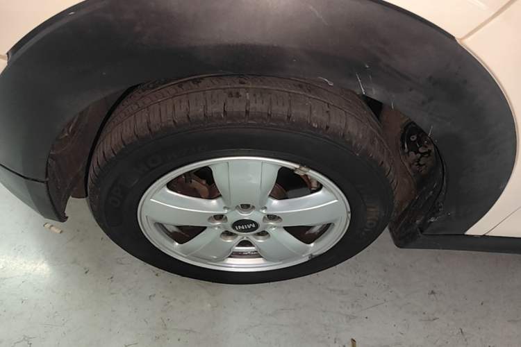 Used MINI 2016 1.2T ONE Five-Door Edition Left Front Wheel Hub