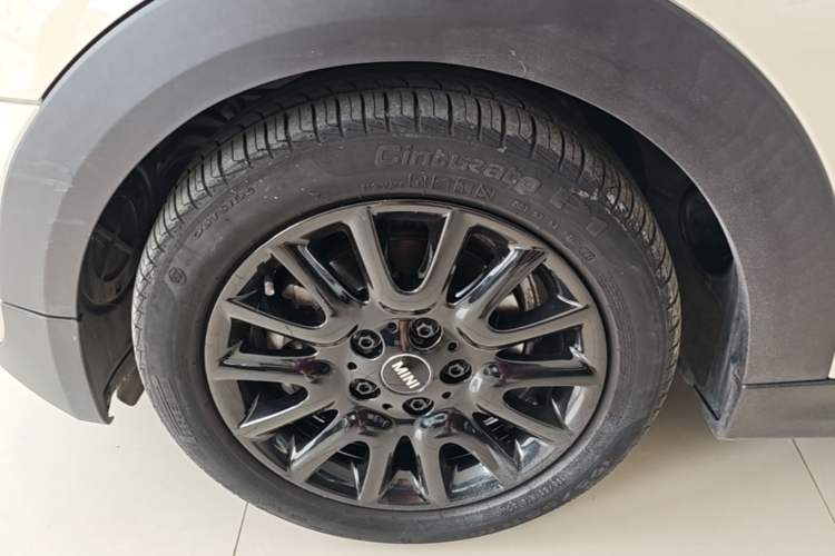 Used MINI 2016 1.2T ONE Pioneer Edition Left Front Wheel Hub