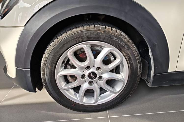 Used MINI 2016 1.2T ONE Pioneer Edition Left Front Wheel Hub