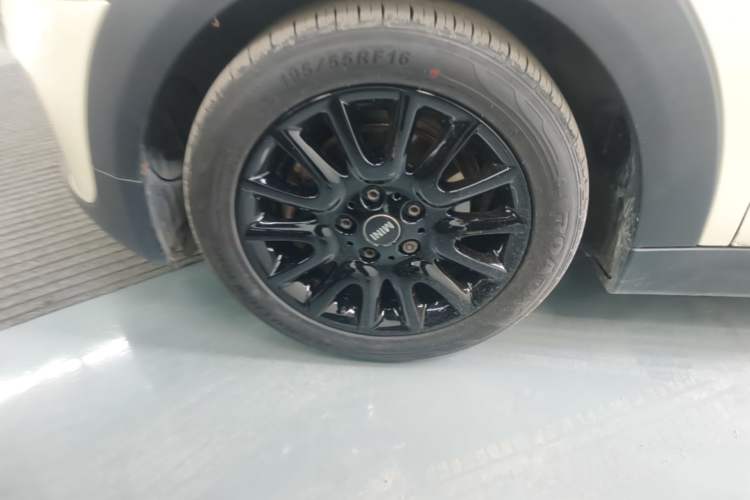 Used MINI 2016 1.5T COOPER Left Front Wheel Hub
