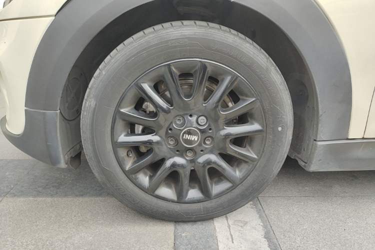 Used MINI 2016 1.5T COOPER Left Front Wheel Hub