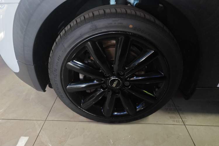 Used MINI 2016 2.0T COOPER S Five-Door Edition Left Front Wheel Hub
