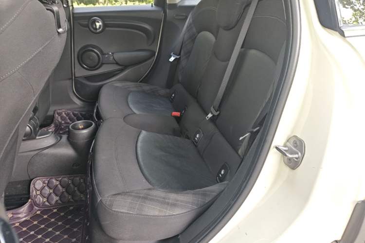 Used MINI 2016 1.5T COOPER Five-Door Edition Left Rear Seat