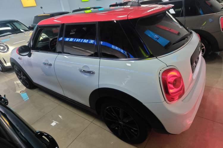 Used MINI 2016 2.0T COOPER S Five-Door Edition Left Side