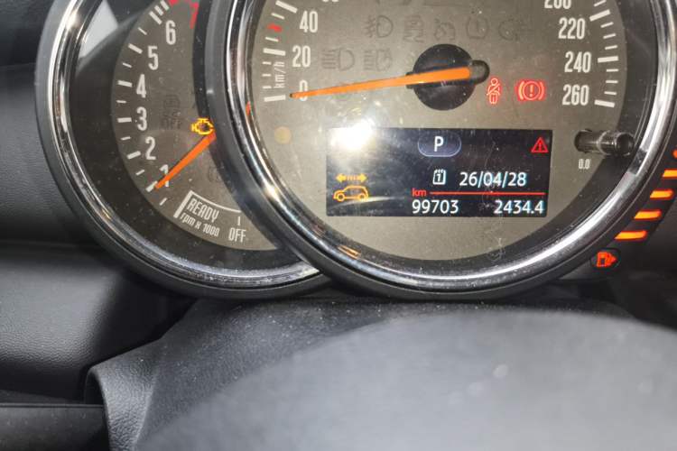 Used MINI 2016 1.2T ONE Five-Door Edition Odometer Close Up