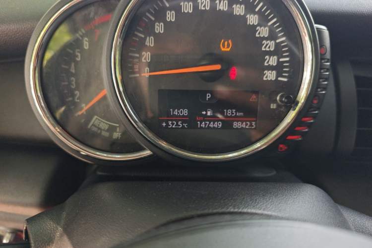 Used MINI 2016 1.2T ONE Pioneer Edition Odometer Close Up
