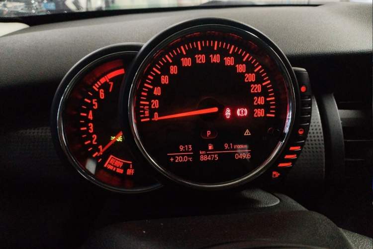 Used MINI 2016 1.5T COOPER Odometer Close Up