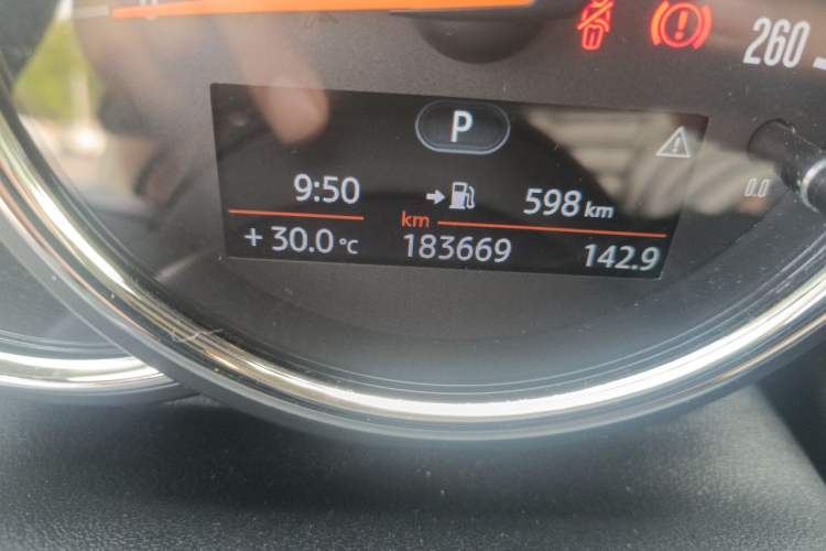Used MINI 2016 1.2T ONE Pioneer Edition Odometer Close Up