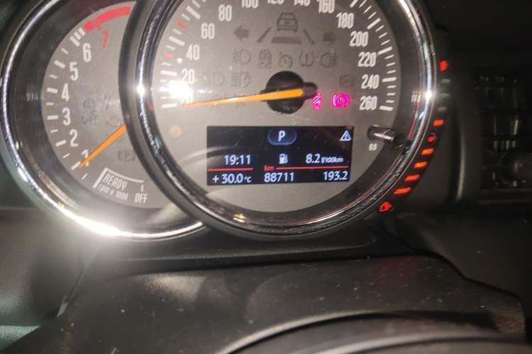 Used MINI 2016 1.2T ONE Pioneer Edition Odometer Close Up