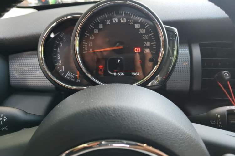 Used MINI 2016 1.5T COOPER Avant-Garde Odometer Close Up