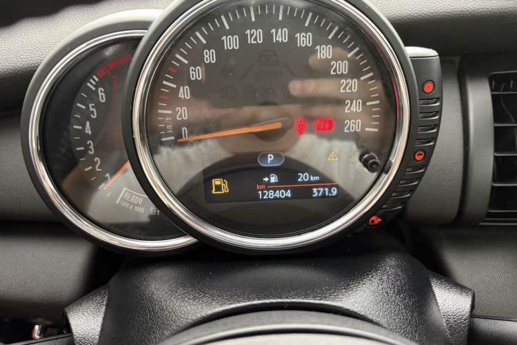 Used MINI 2016 1.2T ONE Five-Door Edition Odometer Close Up