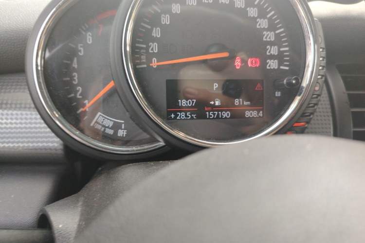 Used MINI 2016 1.5T COOPER Five-Door Edition Odometer Close Up