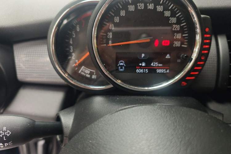 Used MINI 2016 1.5T COOPER Avant-Garde Odometer Close Up