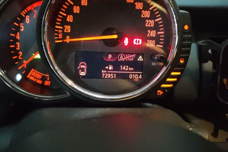 Used MINI 2016 1.2T ONE Pioneer Edition Odometer Close Up