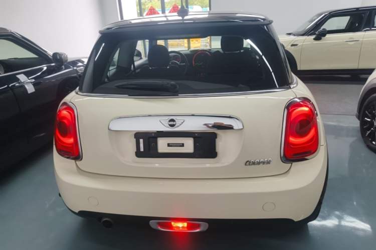 Used MINI 2016 1.5T COOPER Avant-Garde Rear