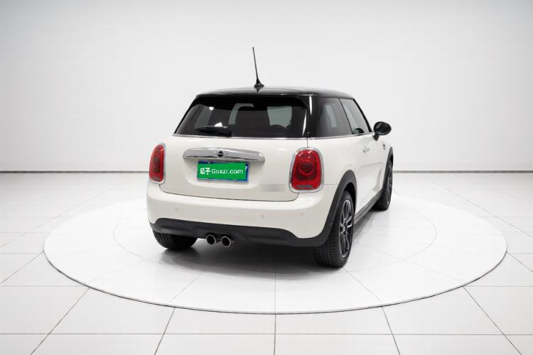 Used MINI 2016 1.5T COOPER Five-Door Edition Rear