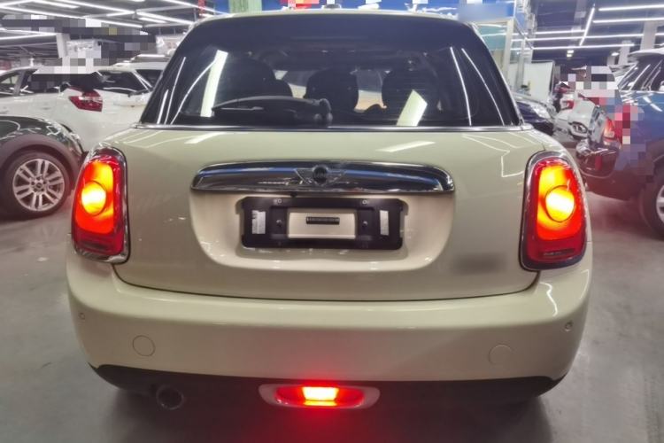Used MINI 2016 1.5T COOPER Five-Door Edition Rear
