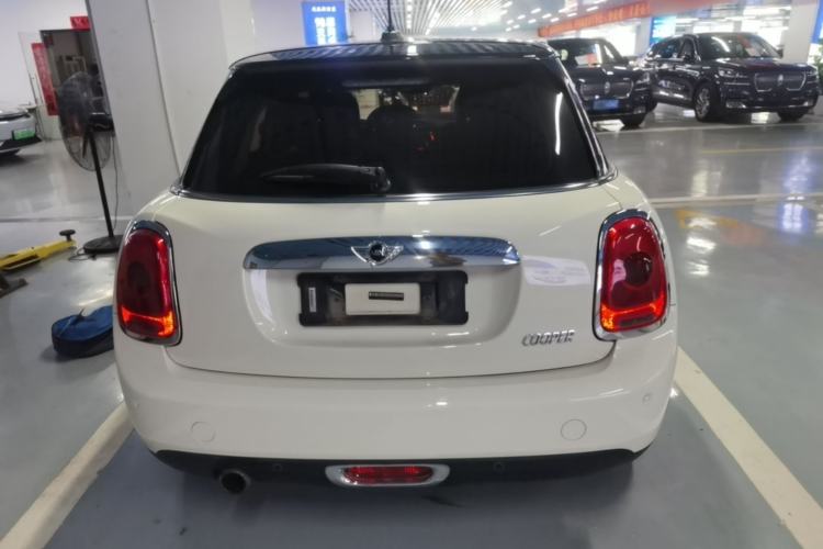 Used MINI 2016 1.5T COOPER Five-Door Edition Rear