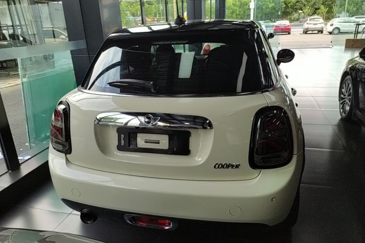 Used MINI 2016 1.5T COOPER Five-Door Edition Rear