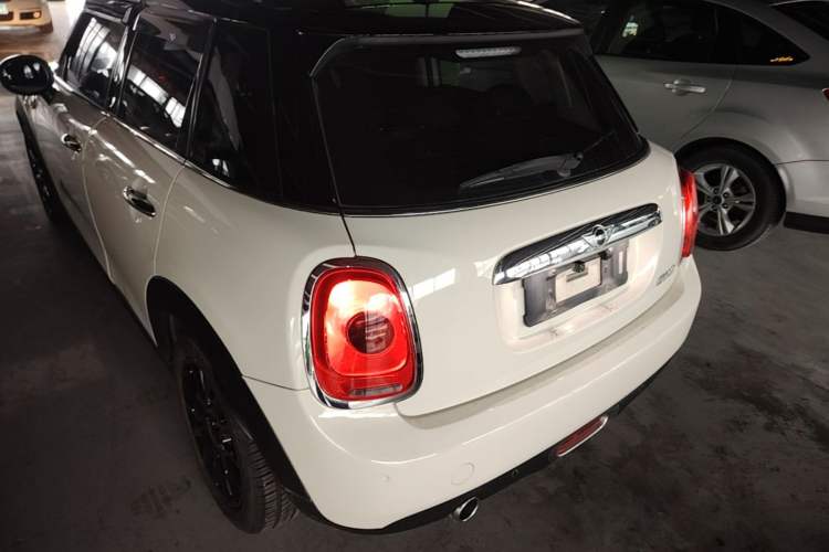 Used MINI 2016 1.5T COOPER Five-Door Edition Rear Left 45 Deg