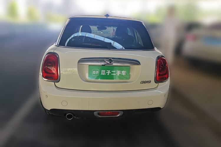 Used MINI 2016 1.5T COOPER Pioneer Edition Five-Door Model Rear