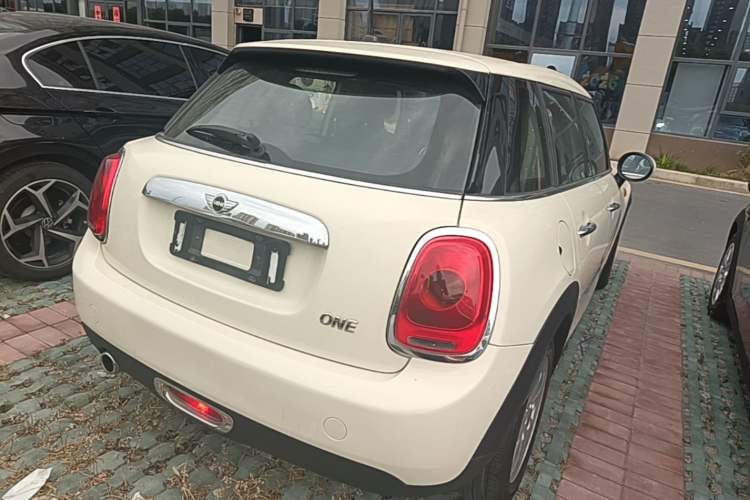 Used MINI 2016 1.2T ONE Five-Door Edition Rear Right 45 Deg