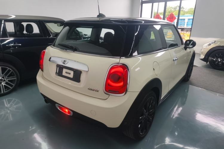 Used MINI 2016 1.5T COOPER Avant-Garde Rear Right 45 Deg