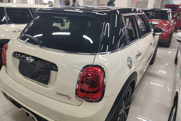 Used MINI 2016 2.0T COOPER S Five-Door Edition Rear Right 45 Deg
